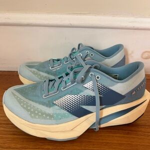 New Balance Women's Fuel Cell Rebel